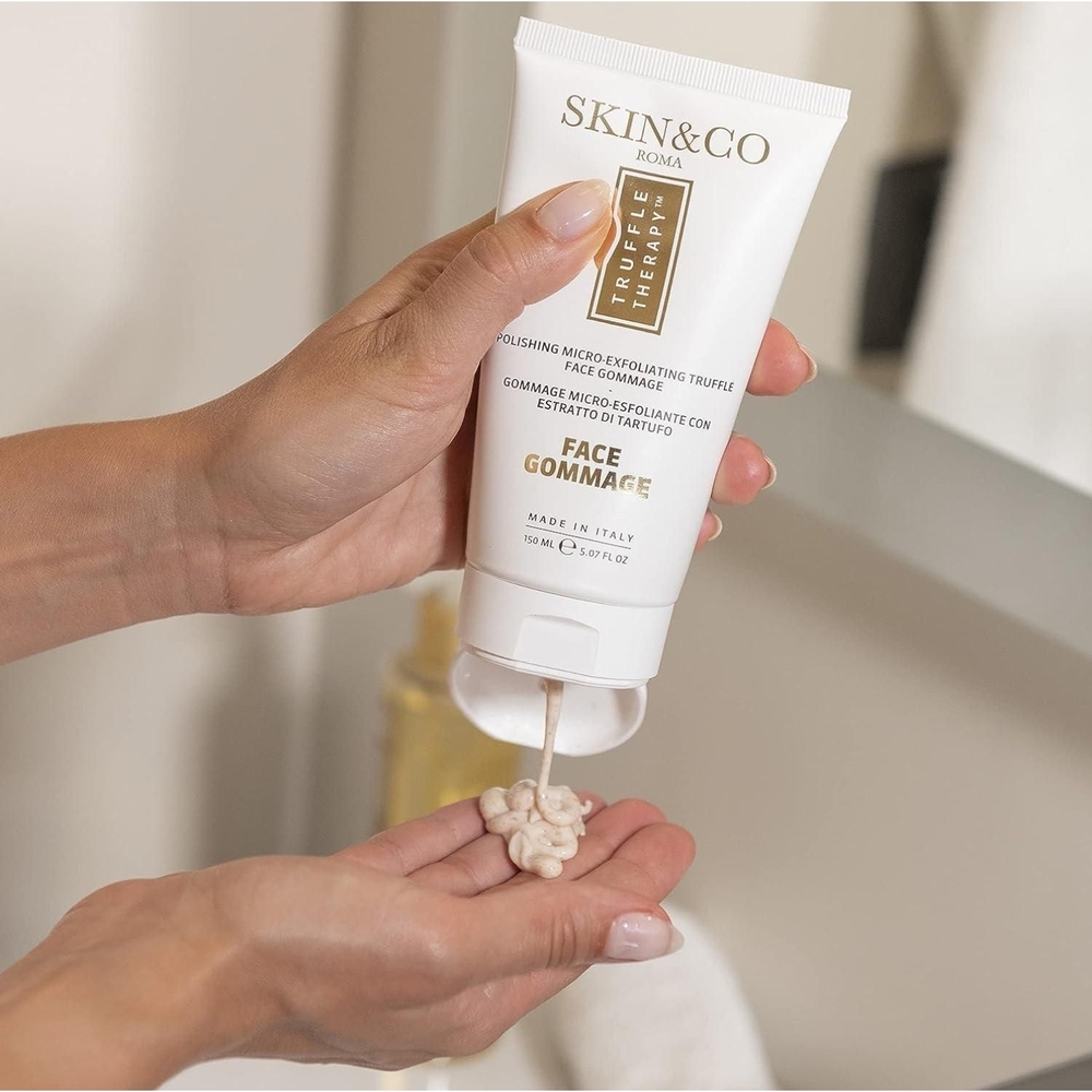 SKIN & CO Roma Exfoliating Face Gommage Micro Exfoliating Scrub - Cleanser